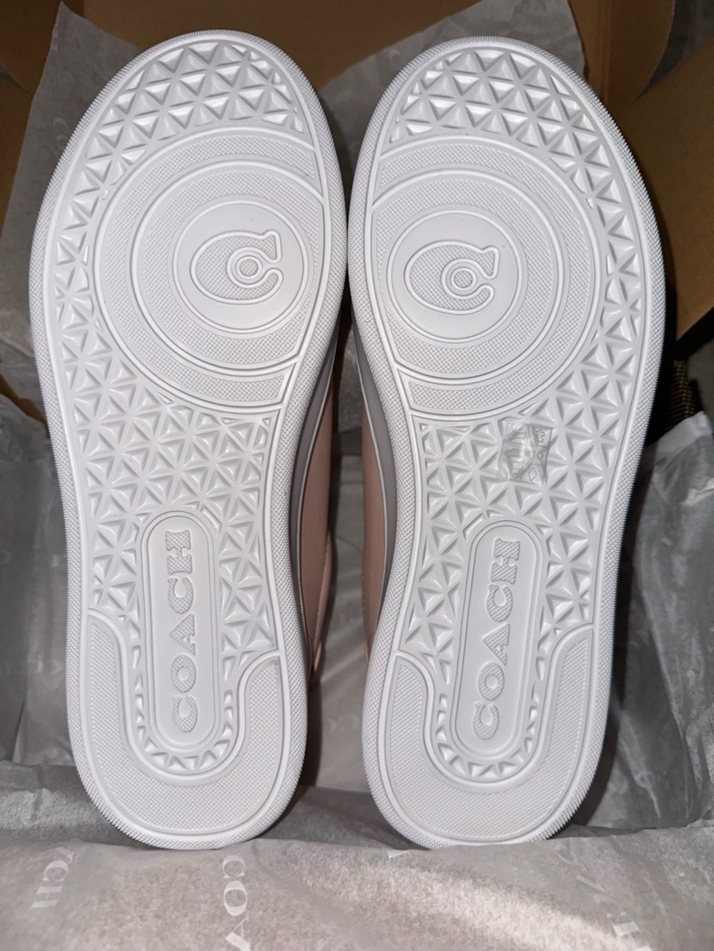 COACH Women's Blush Pink Leather Low-Top Sneakers 💗 - Picture 6 of 9